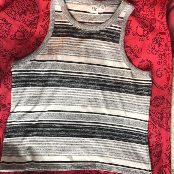 Gap tank top - Picture 3 of 3